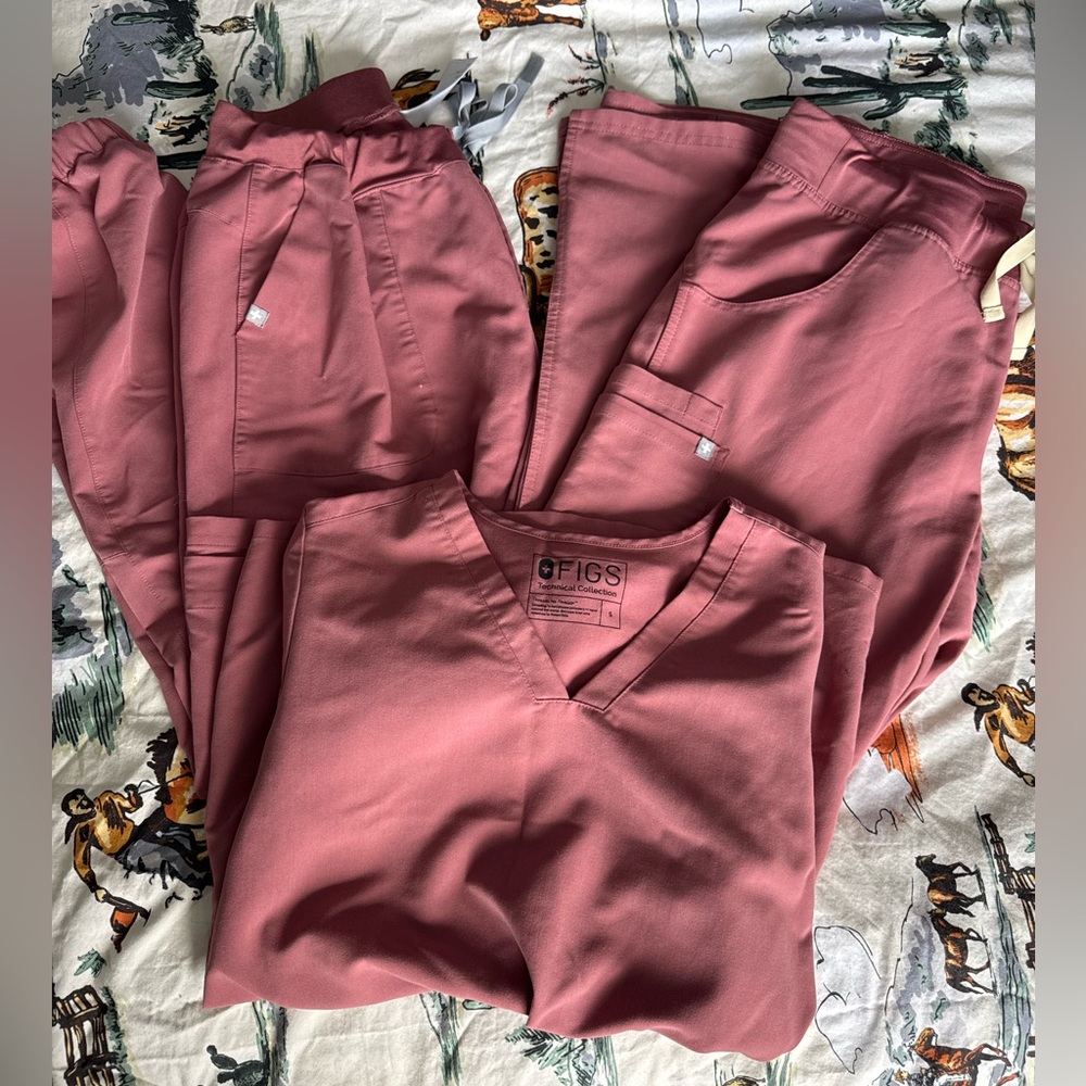 Figs Dusty Rose Set